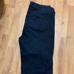 Ladies Capri length jeans